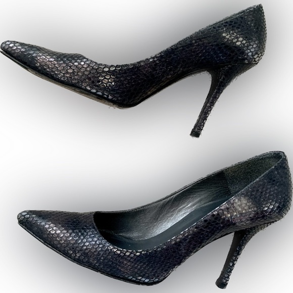 STUART WEITZMAN metallic silver gray snakeskin stiletto heels pumps Women’s 7.5 - Picture 2 of 9